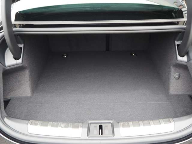 Porsche Taycan 2021-06 187120-16