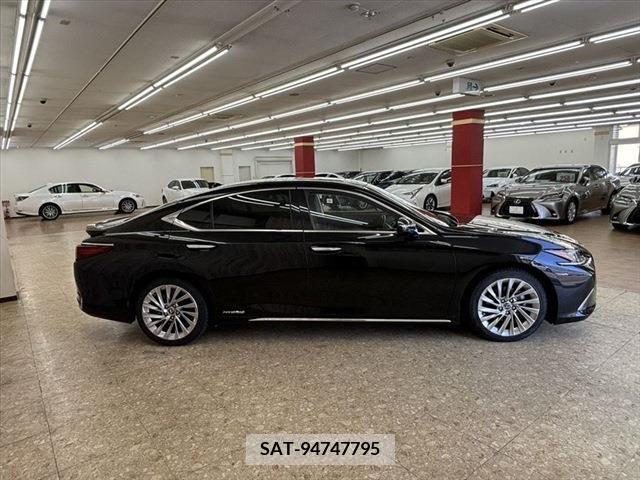 Lexus ES 2019-02 277447-3