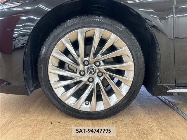 Lexus ES 2019-02 277447-15