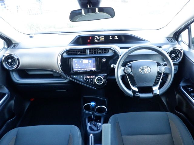 Toyota AQUA 2020-07 7067-1