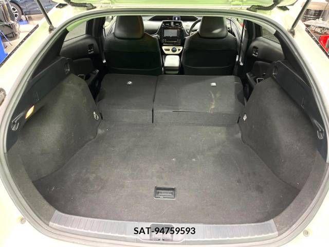 Toyota PRIUS 2016-11 255840-16
