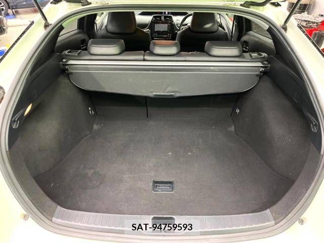 Toyota PRIUS 2016-11 255840-15