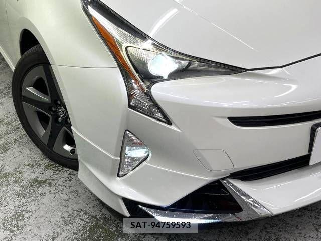 Toyota PRIUS 2016-11 255840-12