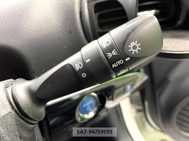 Toyota PRIUS 2016-11 255840-10