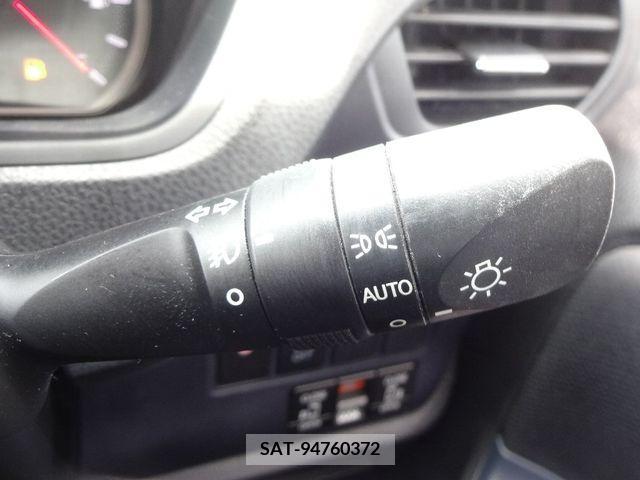Toyota NOAH 2015-10 321499-17