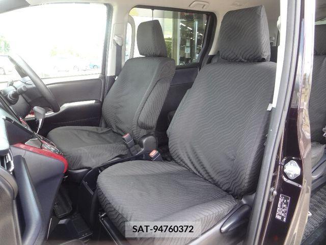 Toyota NOAH 2015-10 321499-9