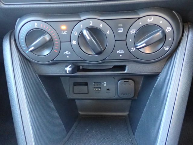 Mazda MAZDA2 2020-09 22572-8