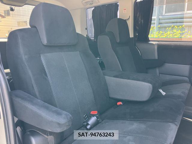 Mitsubishi DELICA D5 2009-08 296451-19