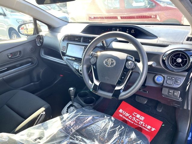 Toyota AQUA 2018-08 10911-13