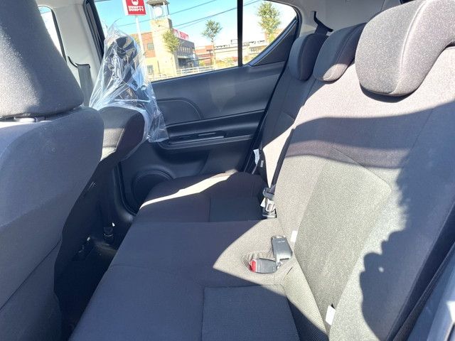 Toyota AQUA 2018-08 10911-6