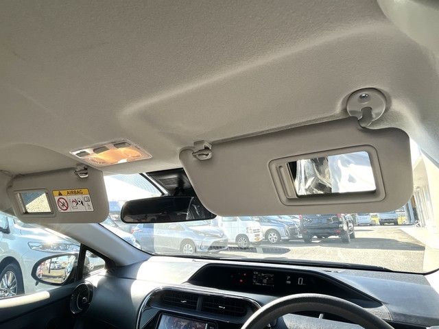 Toyota AQUA 2018-08 10911-26