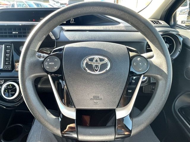 Toyota AQUA 2018-08 10911-16