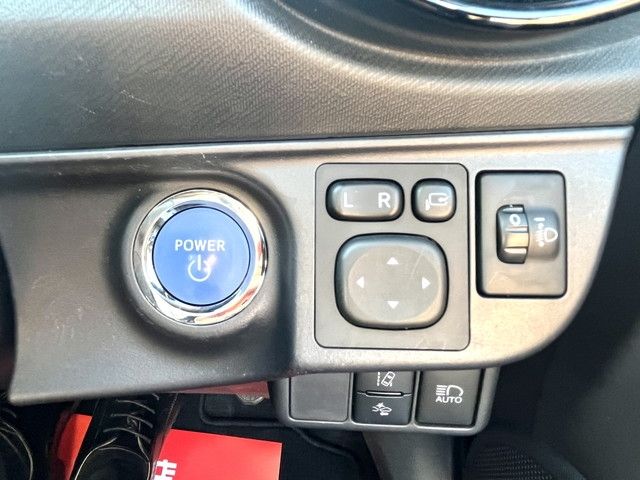 Toyota AQUA 2018-08 10911-17