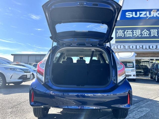 Toyota AQUA 2018-08 10911-9
