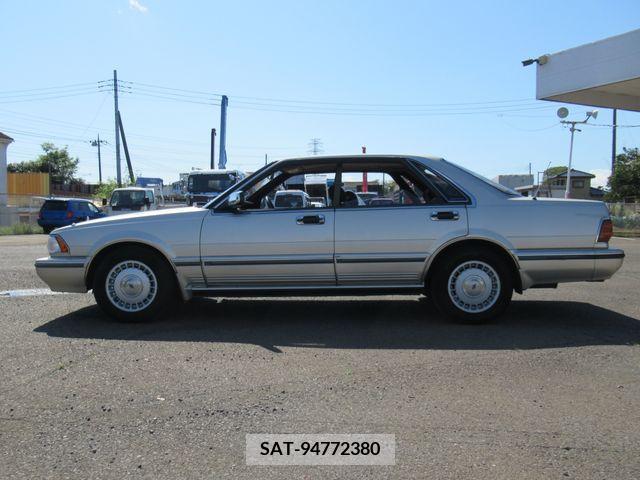 Nissan CEDRIC HARDTOP 1990-02 264002-8