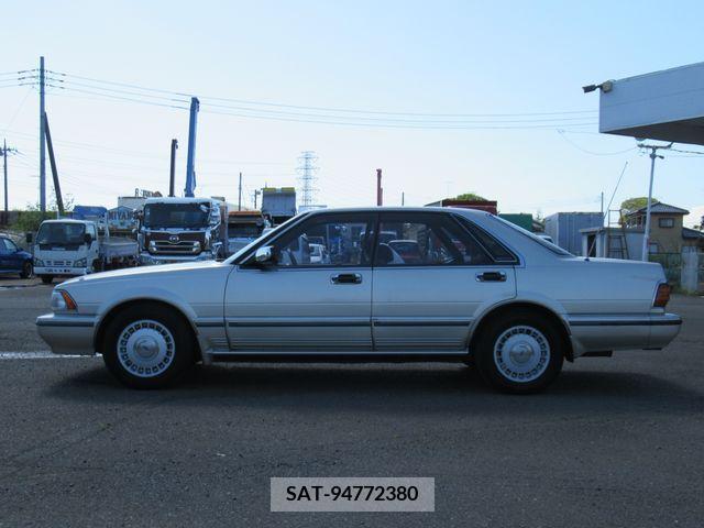 Nissan CEDRIC HARDTOP 1990-02 264002-3