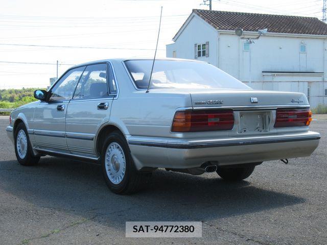 Nissan CEDRIC HARDTOP 1990-02 264002-4