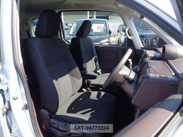 Toyota SPADE 2013-02 377962-3