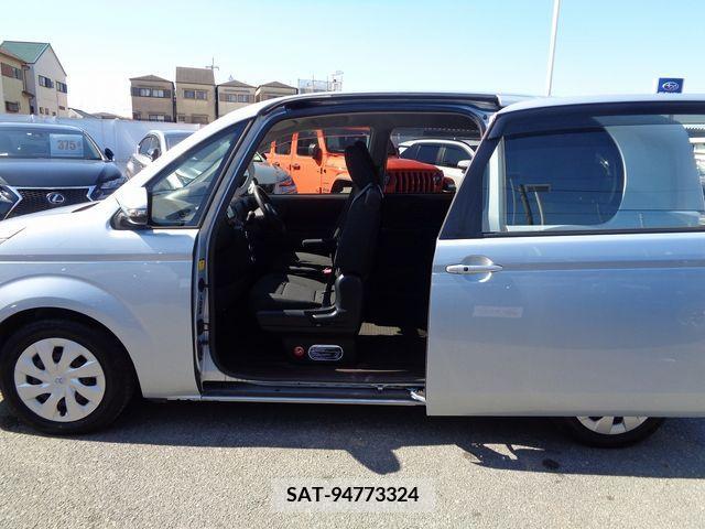 Toyota SPADE 2013-02 377962-28