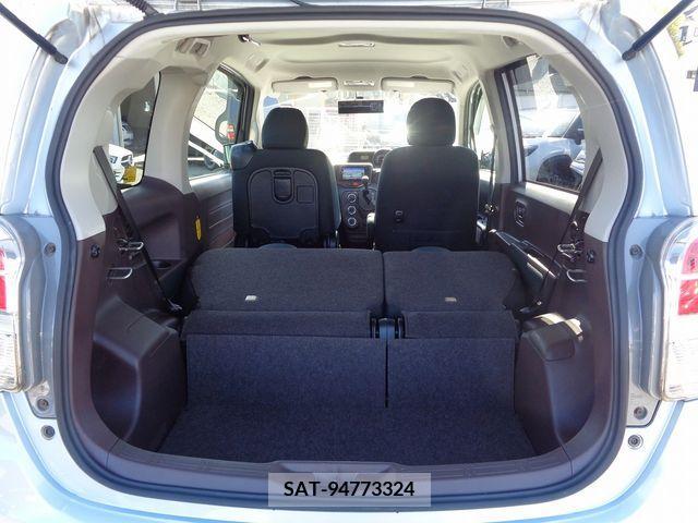 Toyota SPADE 2013-02 377962-8