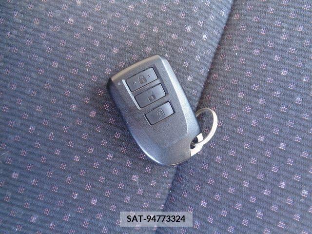 Toyota SPADE 2013-02 377962-26
