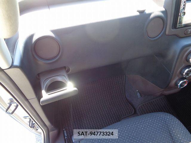 Toyota SPADE 2013-02 377962-20