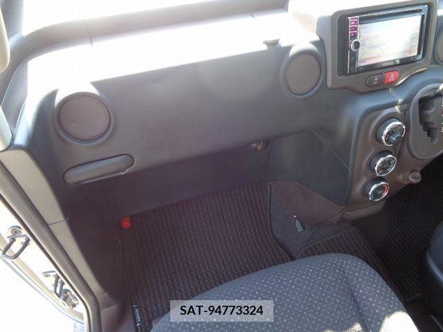 Toyota SPADE 2013-02 377962-19