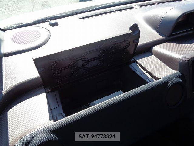 Toyota SPADE 2013-02 377962-18