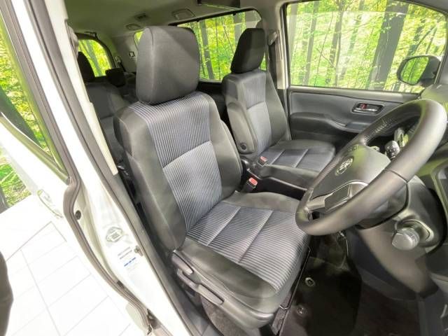 Toyota VOXY 2015-08 21527-8