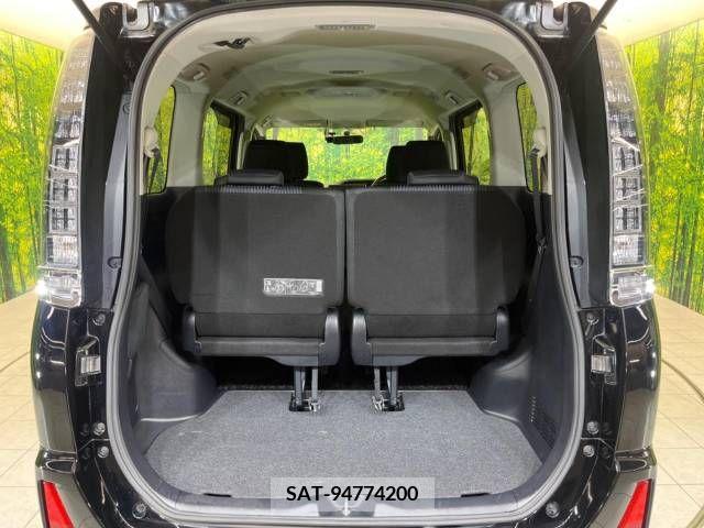 Toyota VOXY 2015-08 340247-10