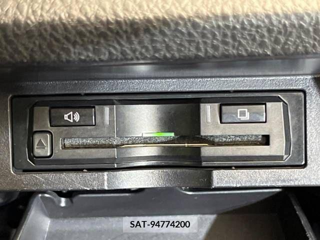 Toyota VOXY 2015-08 340247-6