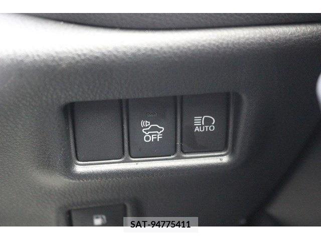 Toyota C-HR 2017-06 220942-2