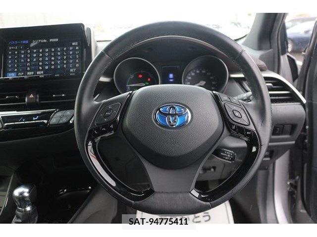 Toyota C-HR 2017-06 220942-14