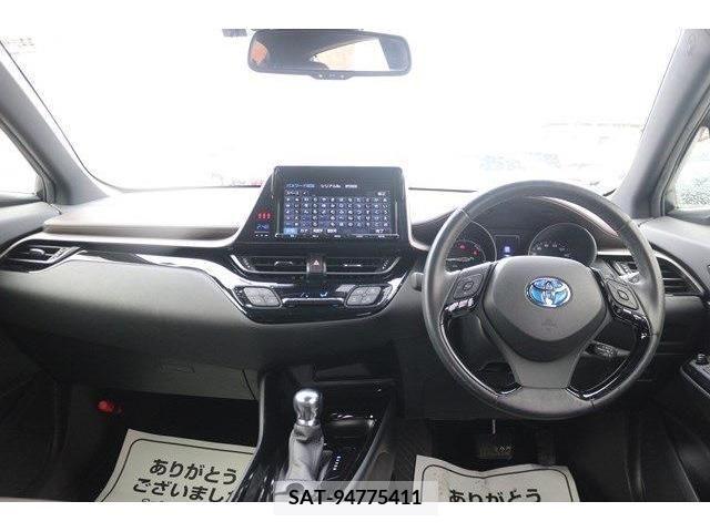Toyota C-HR 2017-06 220942-15