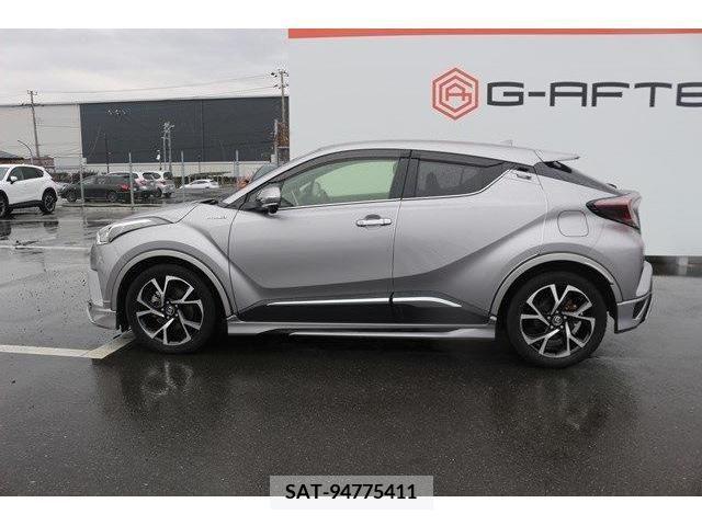 Toyota C-HR 2017-06 220942-8