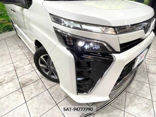 Toyota VOXY 2019-04 370424-13