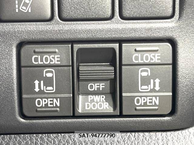 Toyota VOXY 2019-04 370424-4