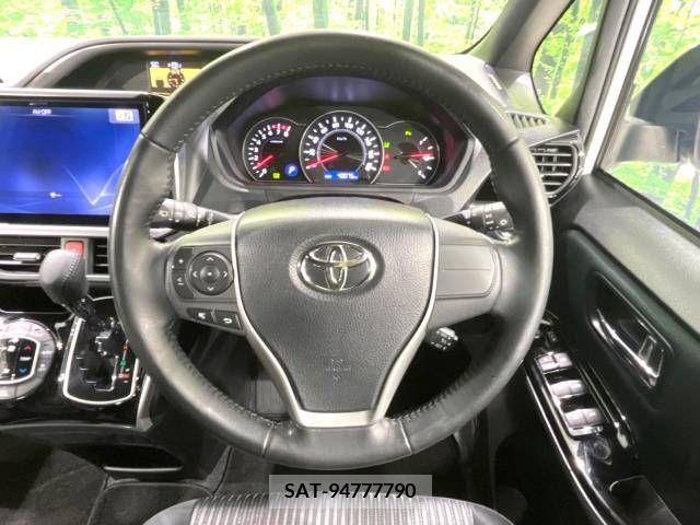 Toyota VOXY 2019-04 370424-12
