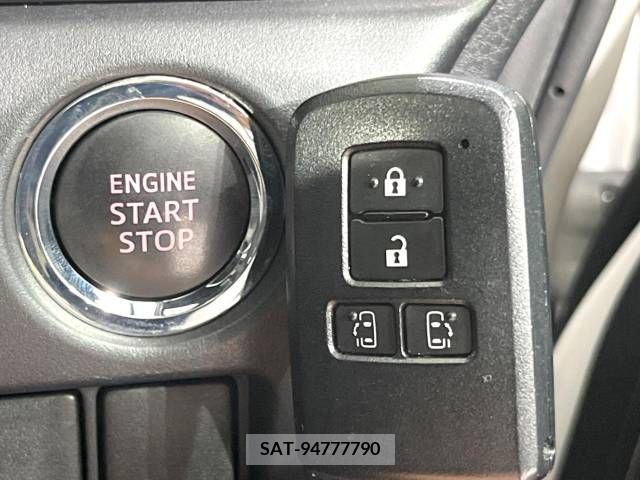 Toyota VOXY 2019-04 370424-7
