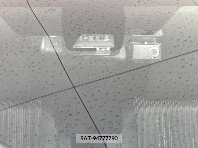 Toyota VOXY 2019-04 370424-6