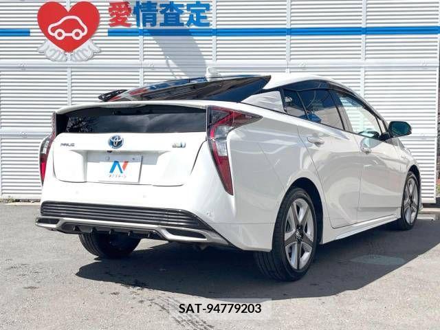 Toyota PRIUS 2016-05 250838-19