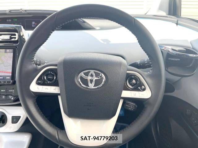 Toyota PRIUS 2016-05 250838-13