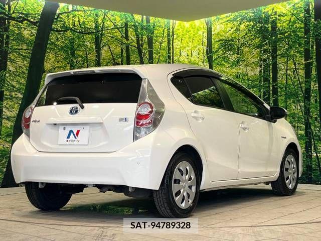 Toyota AQUA 2012-06 346751-17