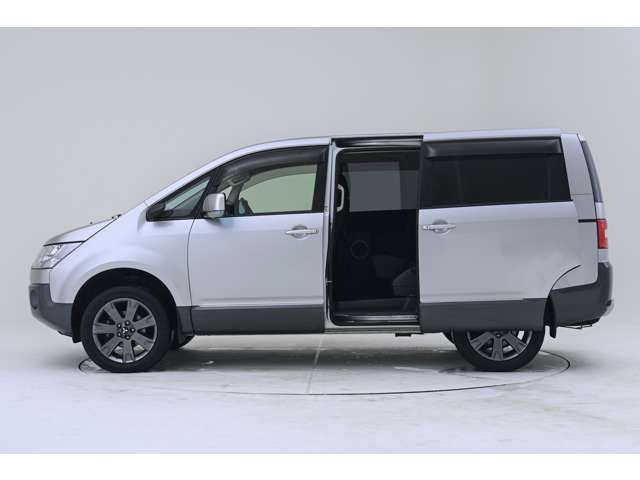 Mitsubishi DELICA D5 2018-02 88-2