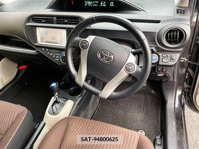 Toyota AQUA 2013-07 395700-1