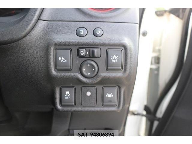 Nissan NOTE 2017-03 279895-3