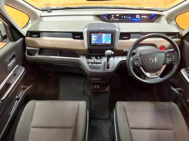 Honda FREED 2021-04 8128-1