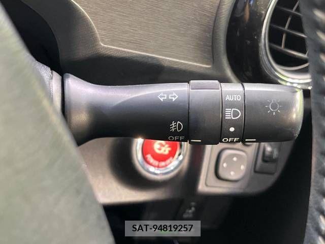 Toyota AQUA 2014-02 389355-7