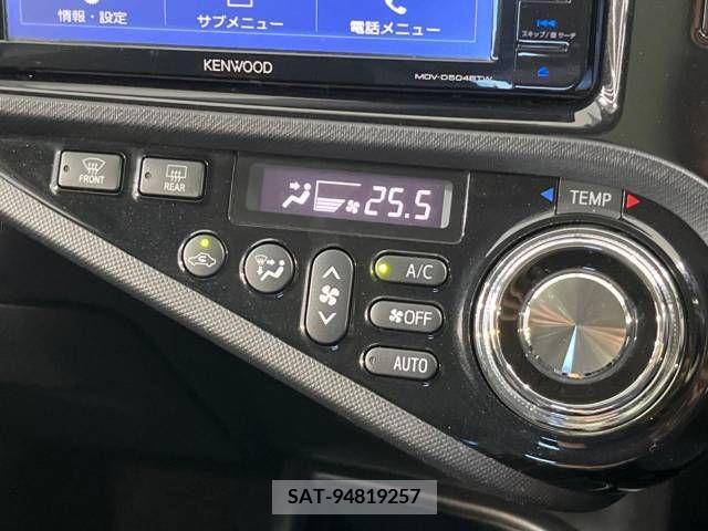 Toyota AQUA 2014-02 389355-6