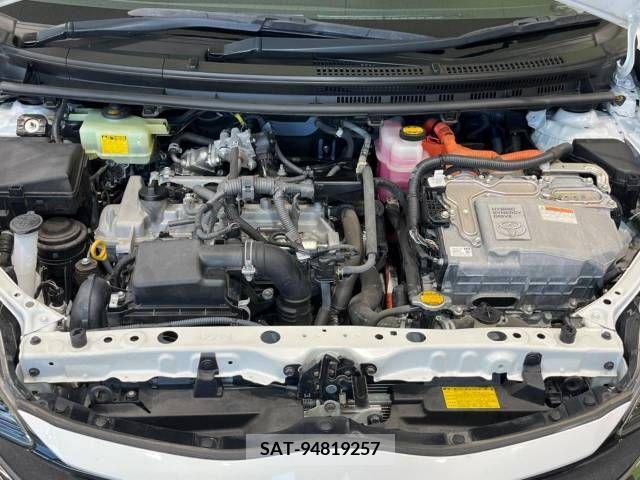 Toyota AQUA 2014-02 389355-18